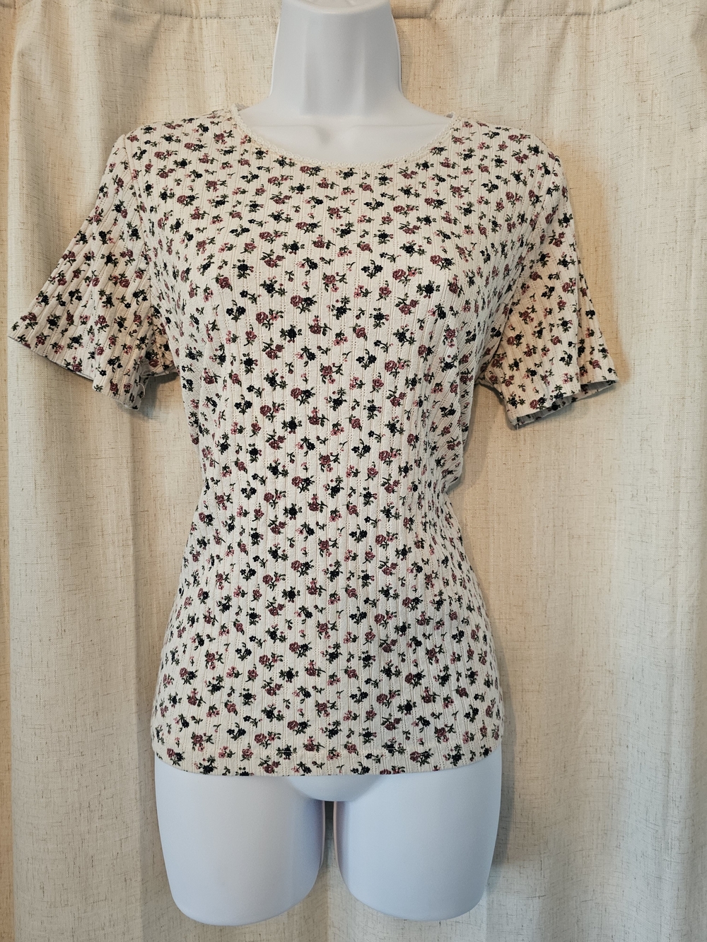 Bobbie Brooks Cream Short-Sleeve Floral Knit Top
